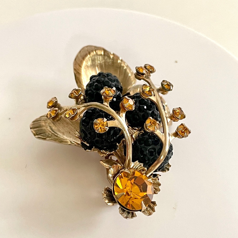 Vintage Black & Amber Rhinestone Brooch Gold Tone Berry Leaf Statement Pin - Picture 3 of 11